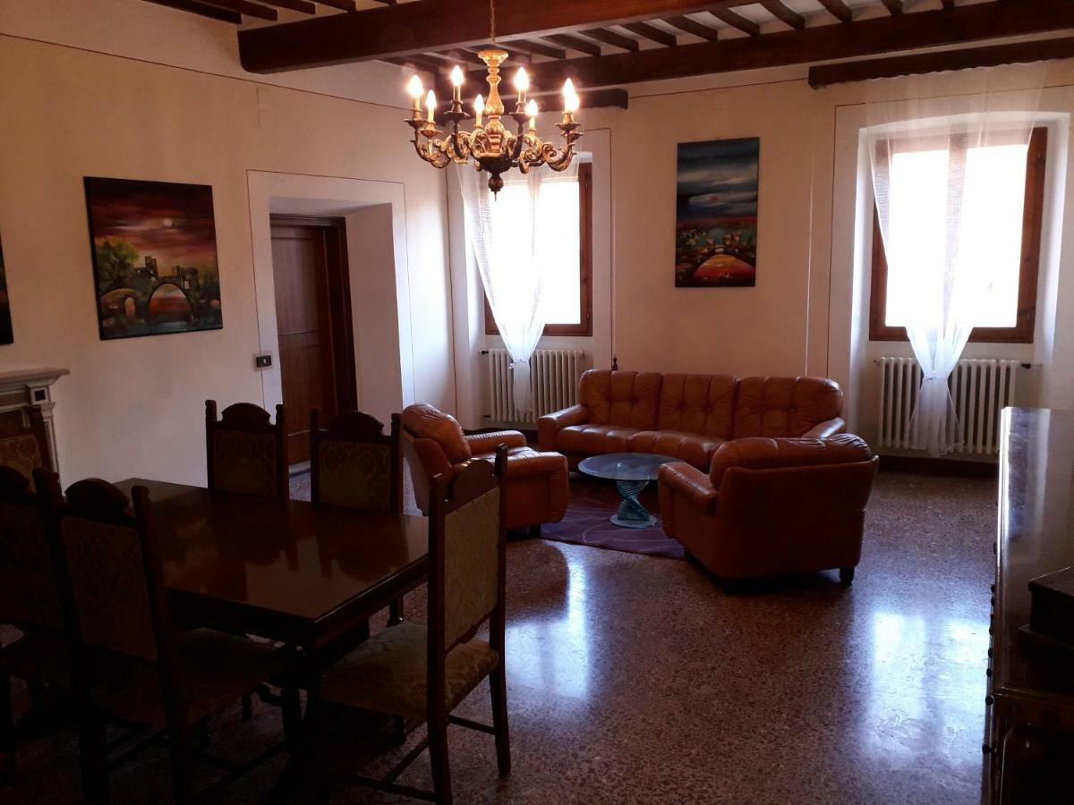 Homestay La Galleria *