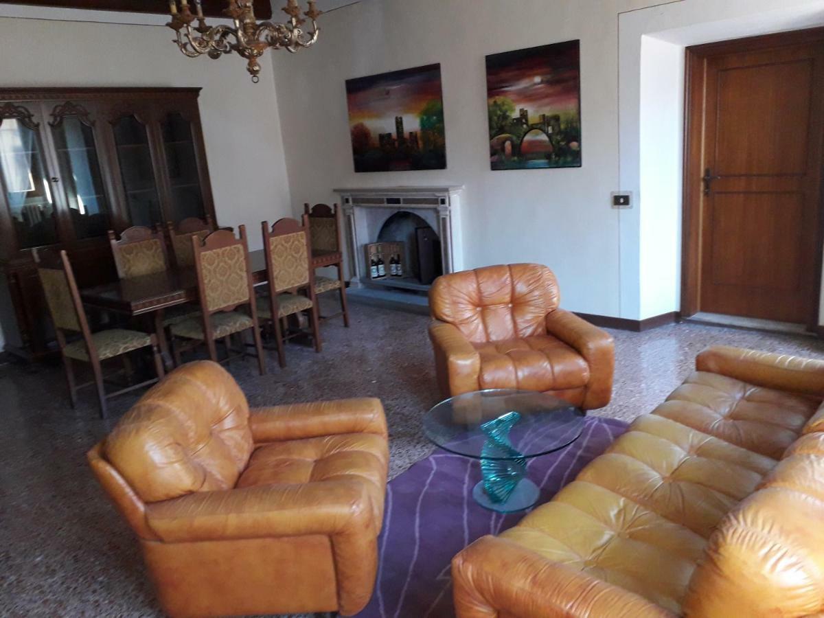 Homestay La Galleria *